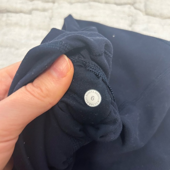 2 pair of lulu aligns 25 inch - Picture 4 of 11